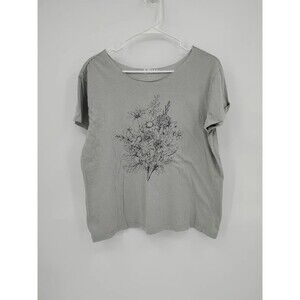 Doe light green cut neck floral graphic tee medium